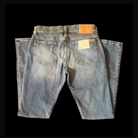 Fidelity Denim Slim Straight Leg Jeans
Size 33, NWT. - Picture 5 of 9